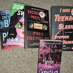 Lisa Childs The House by the Cemetery - Pink & Black Paperback